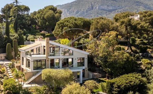 Villa à Roquebrune-Cap-Martin, Provence-Alpes-Côte d'Azur, France 1