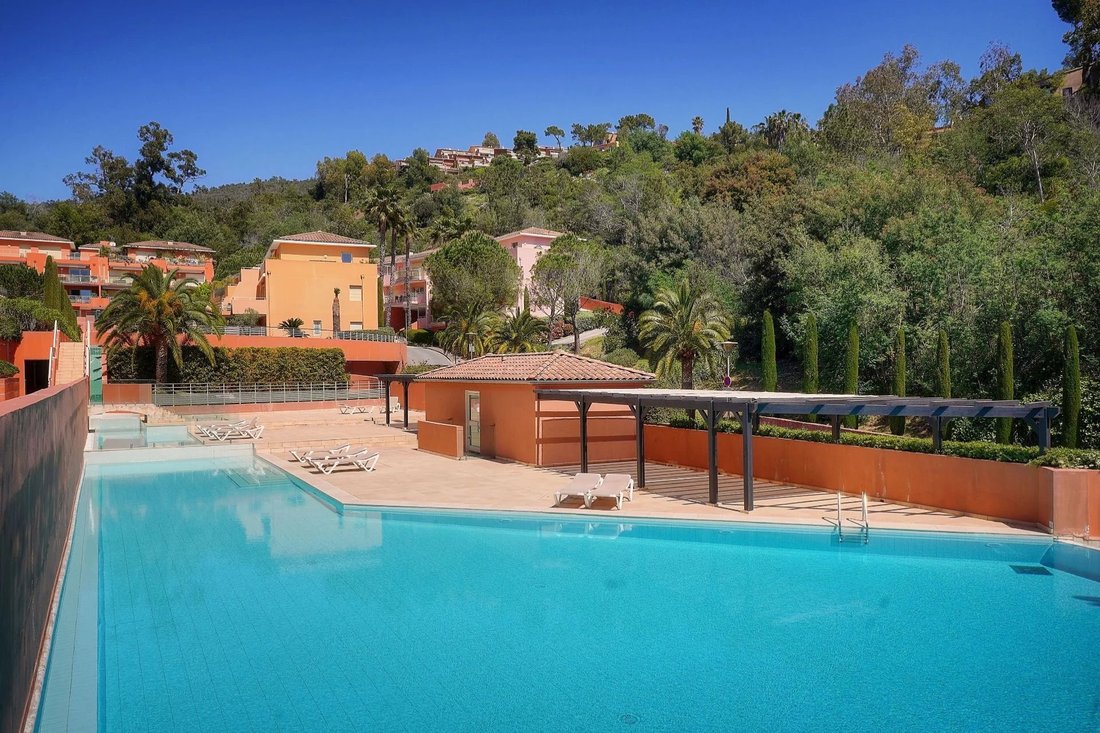 Apartment in Théoule-sur-Mer, Provence-Alpes-Côte d'Azur, France 2 - 17958042