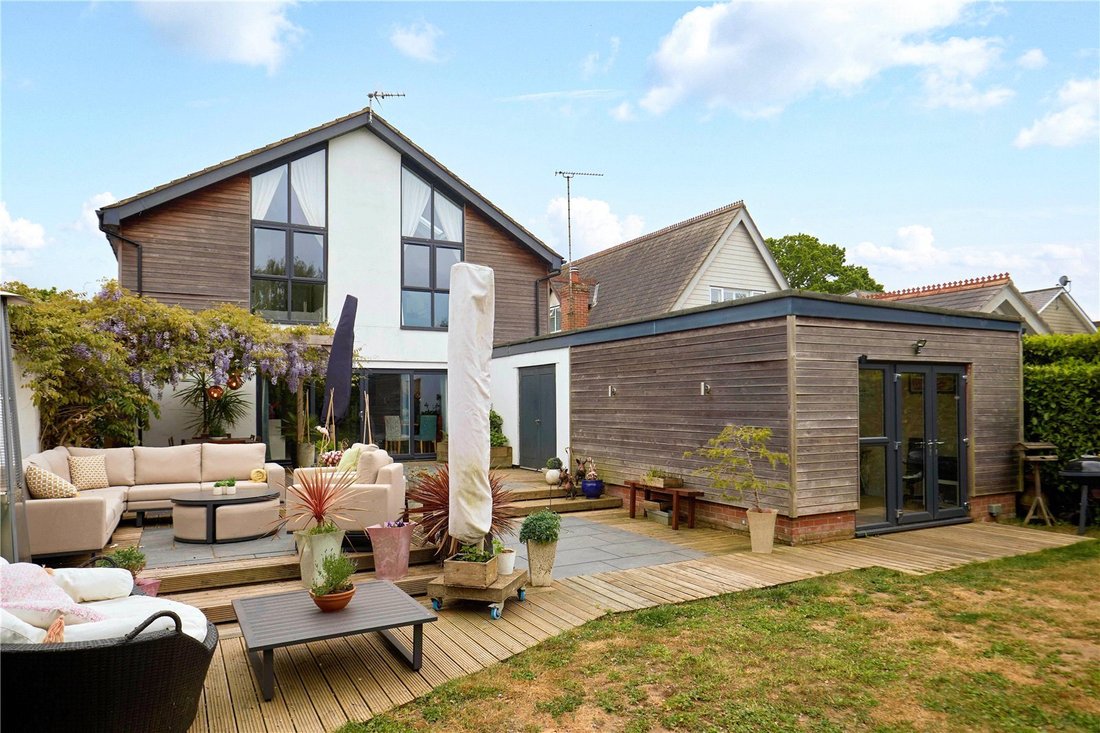 House in Rushmere Saint Andrew, England 2 - 16026485