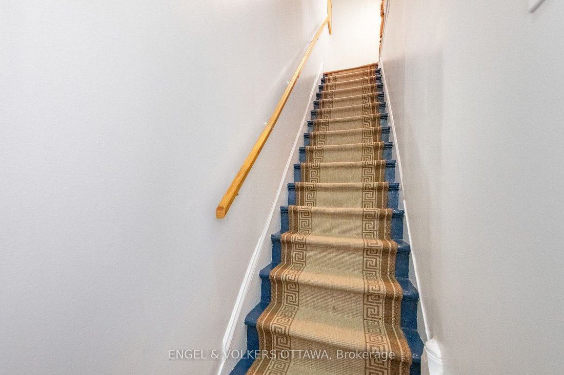 Apartment in Ottawa, Ontario, Canada 4 - 17961978