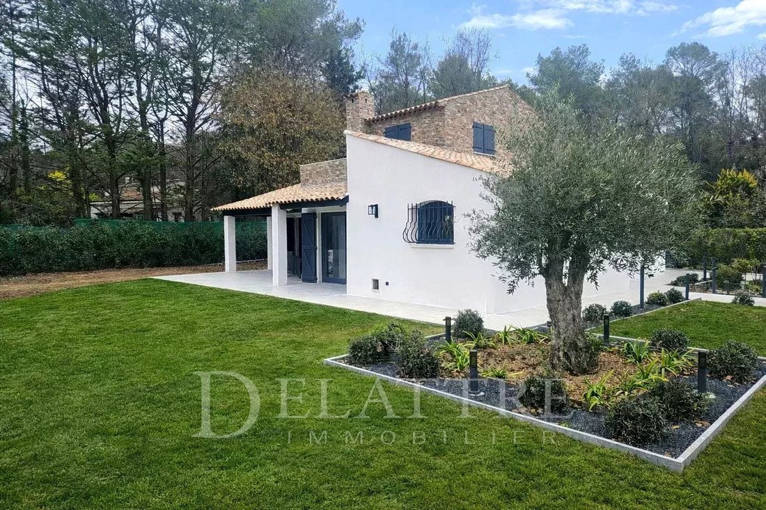 Estate in Nord, Roquefort-les-Pins, France 2 - 17959413