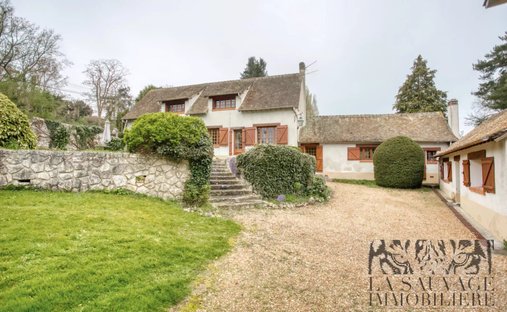 House in Saint-Lubin-de-la-Haye, Centre-Val de Loire, France 1