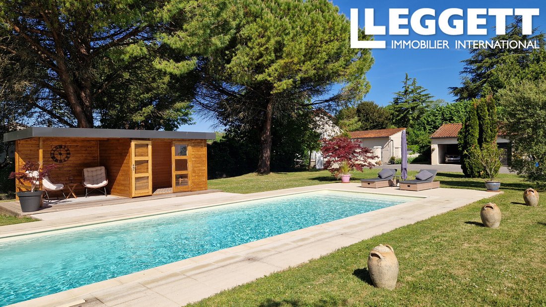 House in Villebois-Lavalette, Nouvelle-Aquitaine, France 2 - 16893656