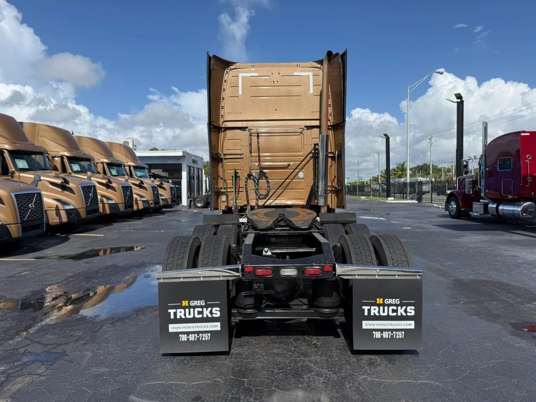 2018 Volvo Commercial VNL VNL 760 Sleeper in Miami, FL, United States 5 - 17962749