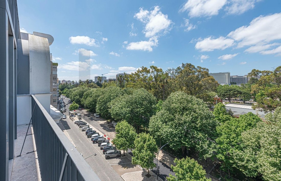 Apartment in Alvalade, Lisbon, Portugal 3 - 17959863
