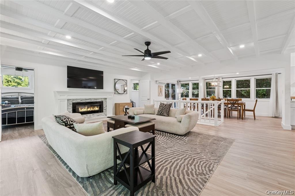 House in Yaphank, New York, United States 4 - 17959168