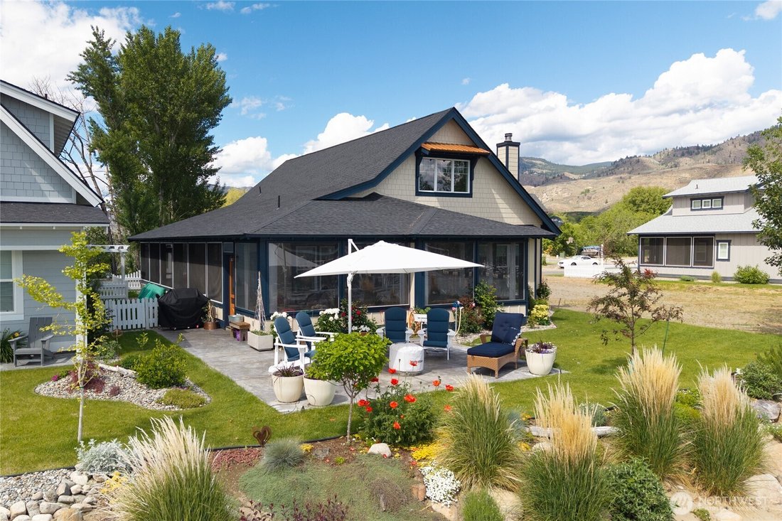 House in Oroville, Washington, United States 1 - 17962410