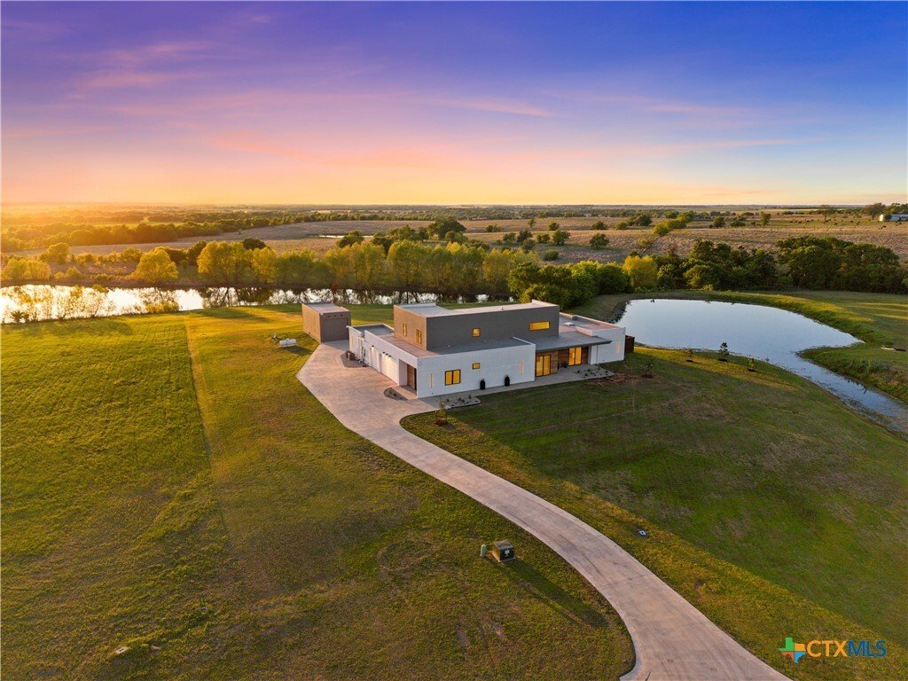 House in West, Texas, United States 1 - 17962250