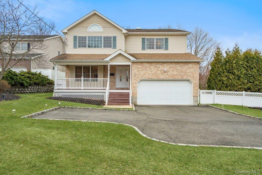 House in Old Bethpage, New York, United States 1 - 17959140