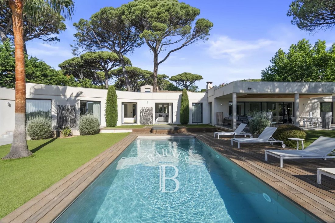 Villa in Grimaud, Provence-Alpes-Côte d'Azur, France 2 - 15094488