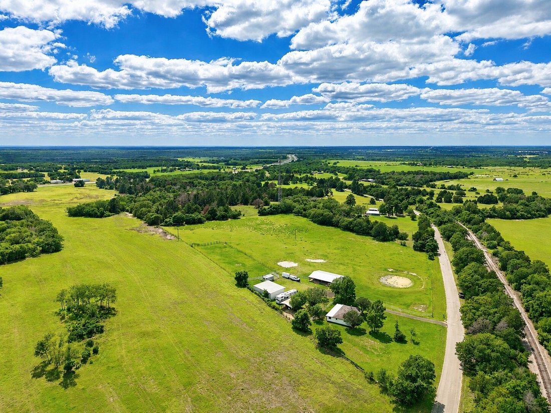 House in McDade, Texas, United States 1 - 17961326