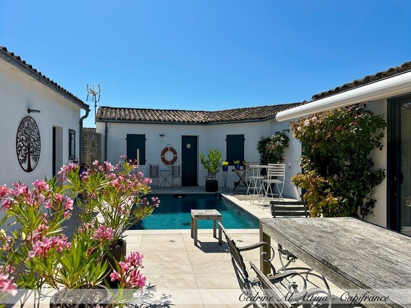 Villa in Sainte-Marie-de-Ré, Nouvelle-Aquitaine, France 2 - 17962207