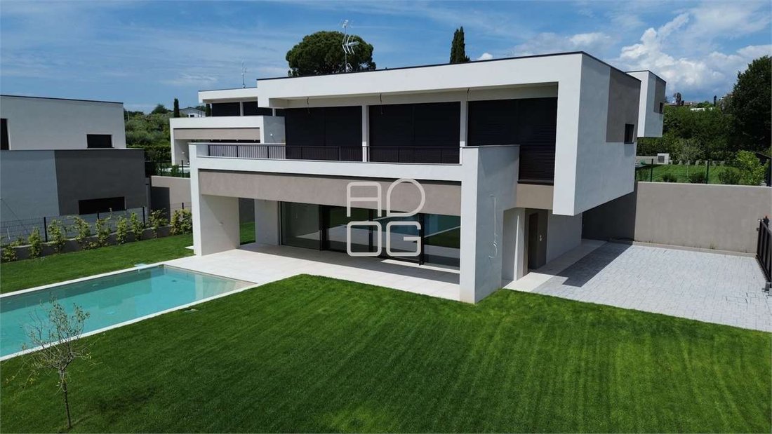 Villa in Moniga del Garda, Lombardy, Italy 2 - 12851004