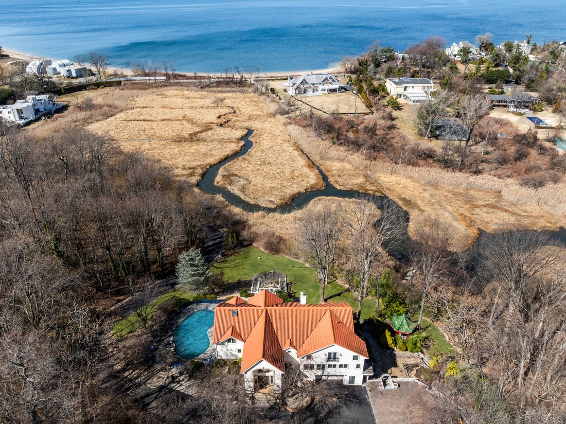 House in Port Washington, New York, United States 2 - 17957821