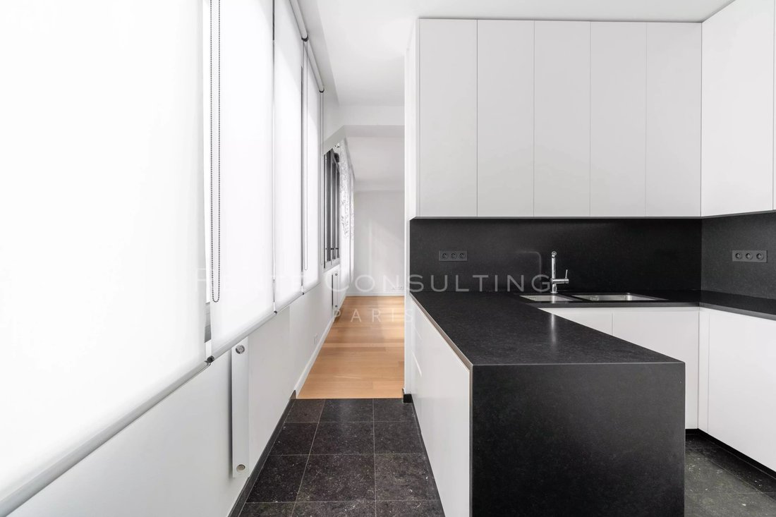 Apartment in Saint Thomas d'Aquin, Paris 7e Arrondissement, Paris 4 - 17959412