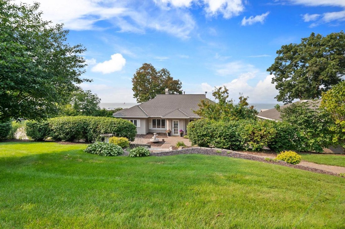 House in Luxemburg, Wisconsin, United States 1 - 17960657