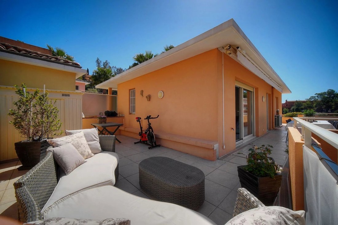 Apartamento en Théoule-sur-Mer, Provenza-Alpes-Costa Azul, Francia 2 - 17958042