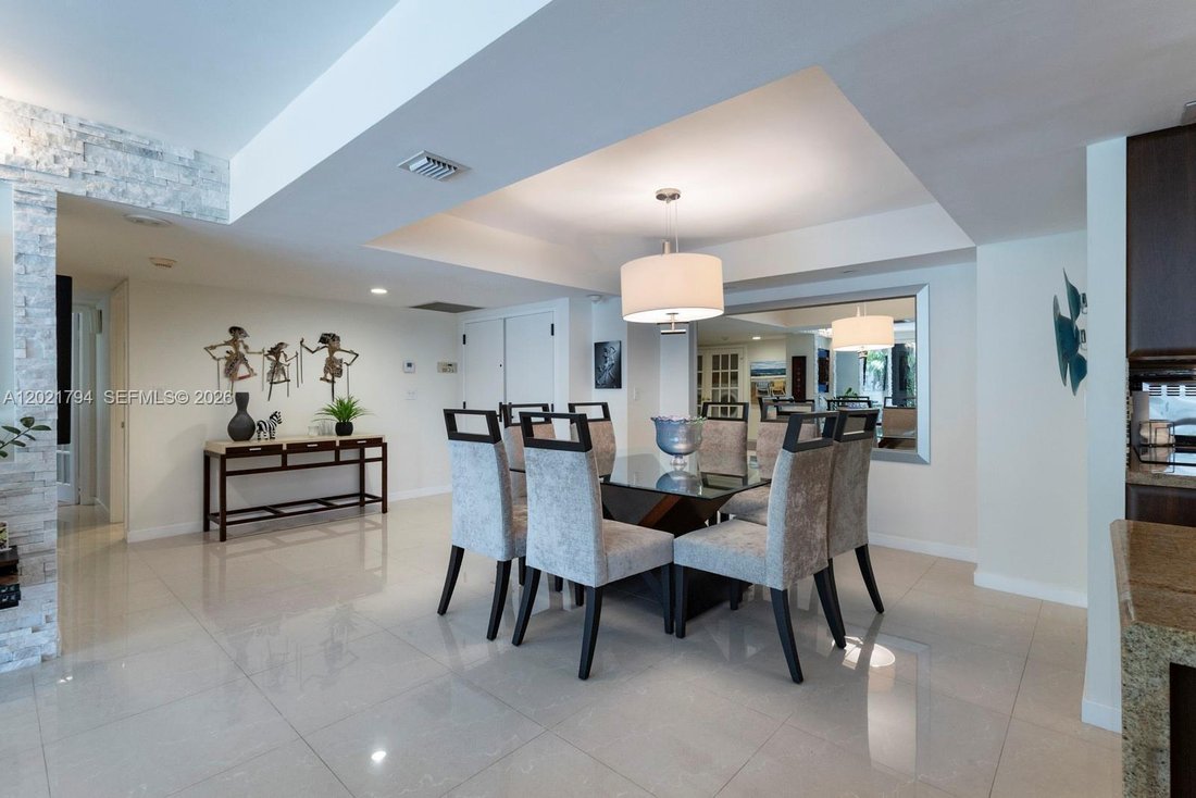 Condo in Miami, Florida, United States 5 - 17960774