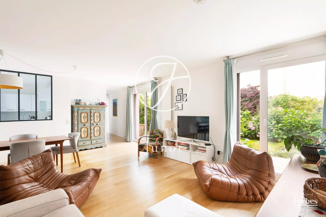 Apartment in Clignancourt-Jules Joffrin, Paris 18e Arrondissement, Paris 2 - 17959444