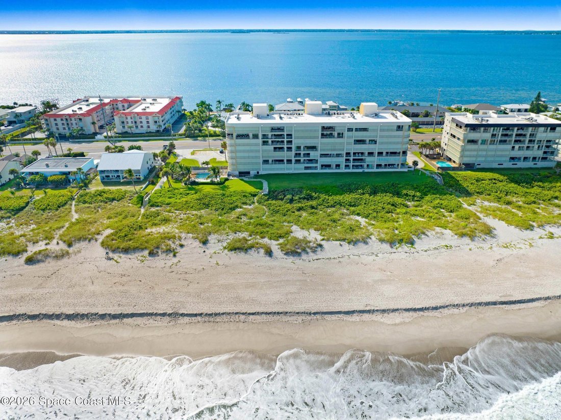 Condo in Cocoa Beach, Florida, United States 4 - 17757911