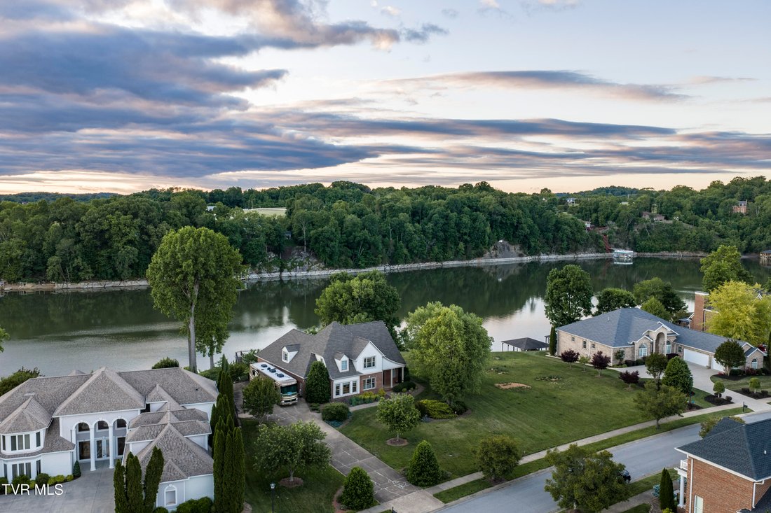House in Elizabethton, Tennessee, United States 2 - 17961777