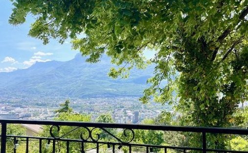 House in Saint-Martin-le-Vinoux, Auvergne-Rhône-Alpes, France 1