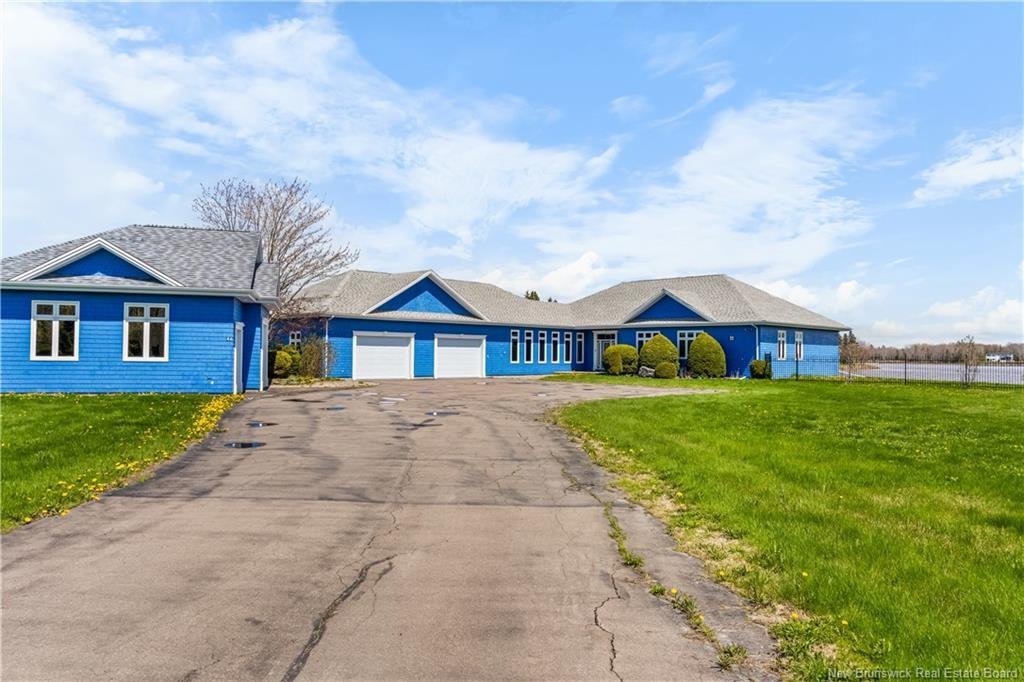 House in Beaubassin East, New Brunswick, Canada 5 - 17959834