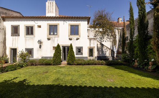 House in Azeitao (Sao Lourenco e Sao Simao), Setubal, Portugal 1