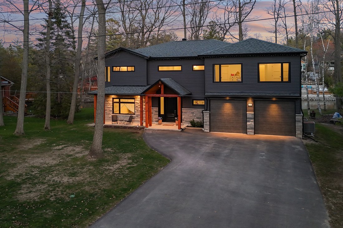 House in Wasaga Beach, Ontario, Canada 1 - 17960316