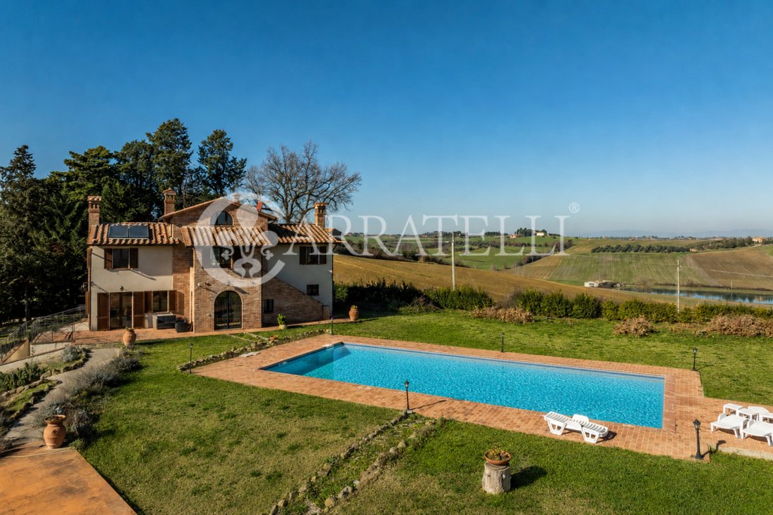 Country House in Castiglione del Lago, Umbria, Italy 2 - 13847589