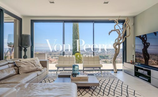 Chateau With Outbuilding And Private Beach In Provence
