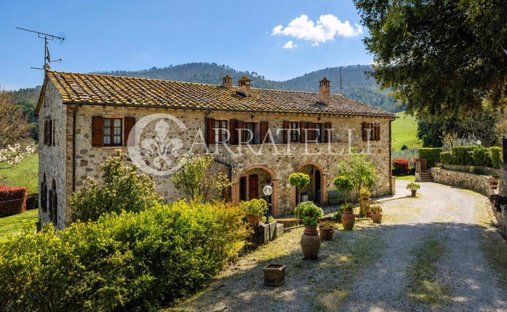 Casa di campagna a Volterra, Toscana, Italia 1