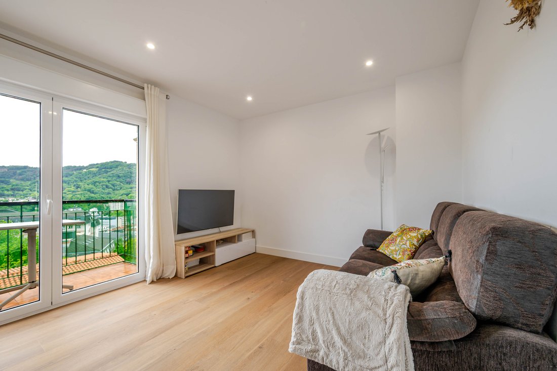 Apartment in Mendebaldea, Donostia-San Sebastian, Spain 4 - 17962262