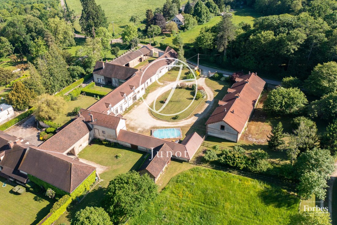 Estate in Toucy, Bourgogne – Franche-Comté, France 3 - 17962136