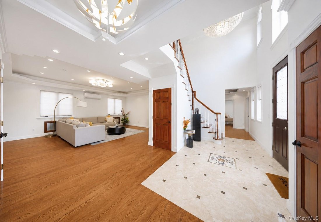 House in New York, New York, United States 4 - 17953785