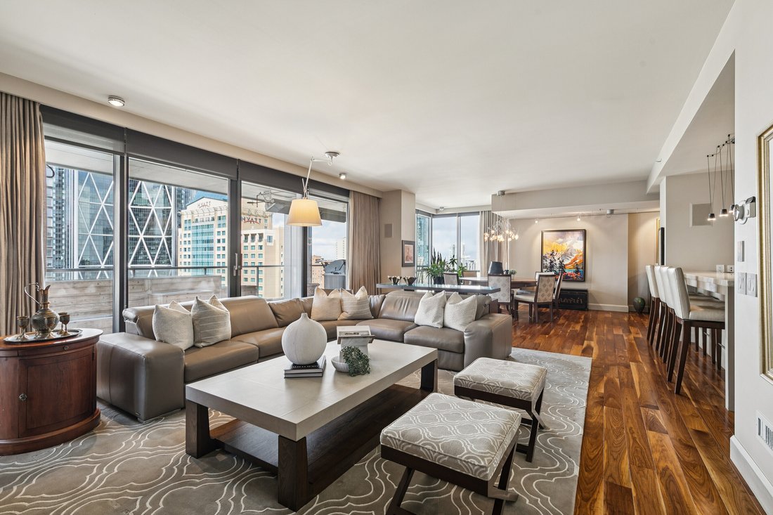Condo in Calgary, Alberta, Canada 1 - 17959063