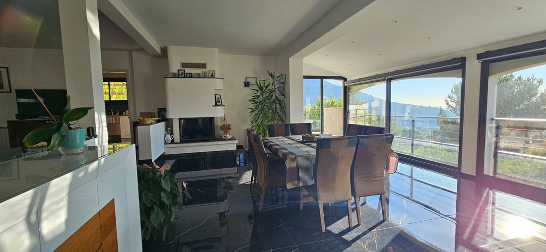 Villa in Notre Dame des Routes, Toulon, France 2 - 17962847
