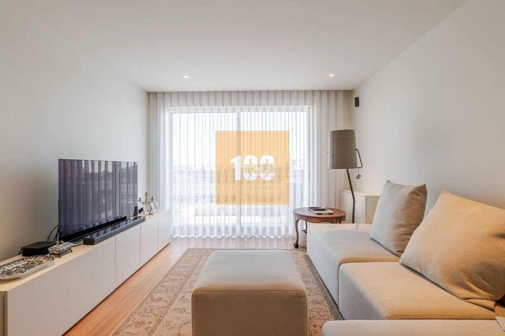Apartment in Cedofeita, Santo Ildefonso, Se, Miragaia, Sao Nicolau e Vitoria, Porto District, Portugal 3 - 17962351