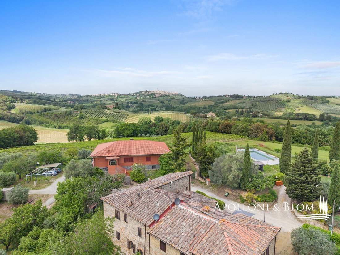 House in San Gimignano, Tuscany, Italy 1 - 17961624