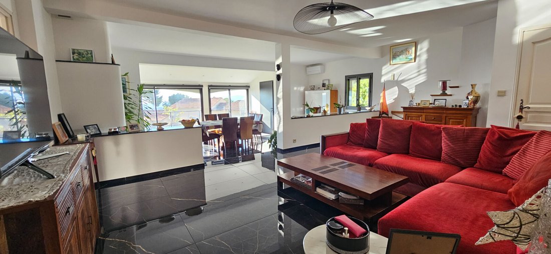 Villa in Notre Dame des Routes, Toulon, France 4 - 17962847