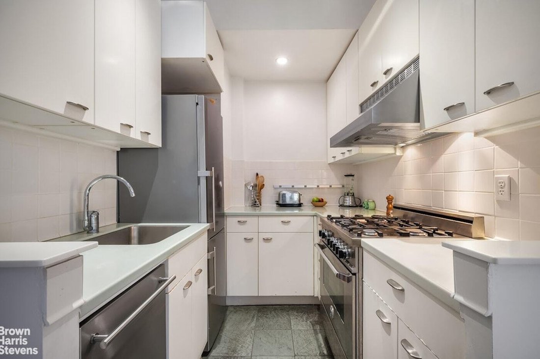 Co Op in New York, New York, United States 4 - 17953067