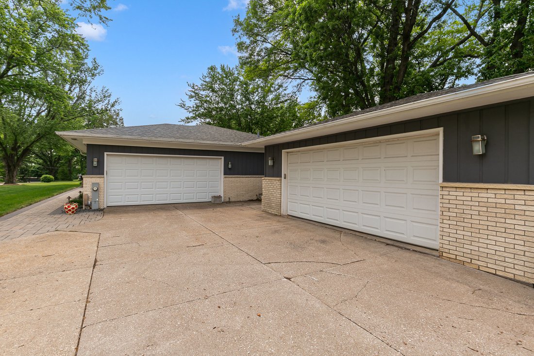 House in Bettendorf, Iowa, United States 2 - 17958402