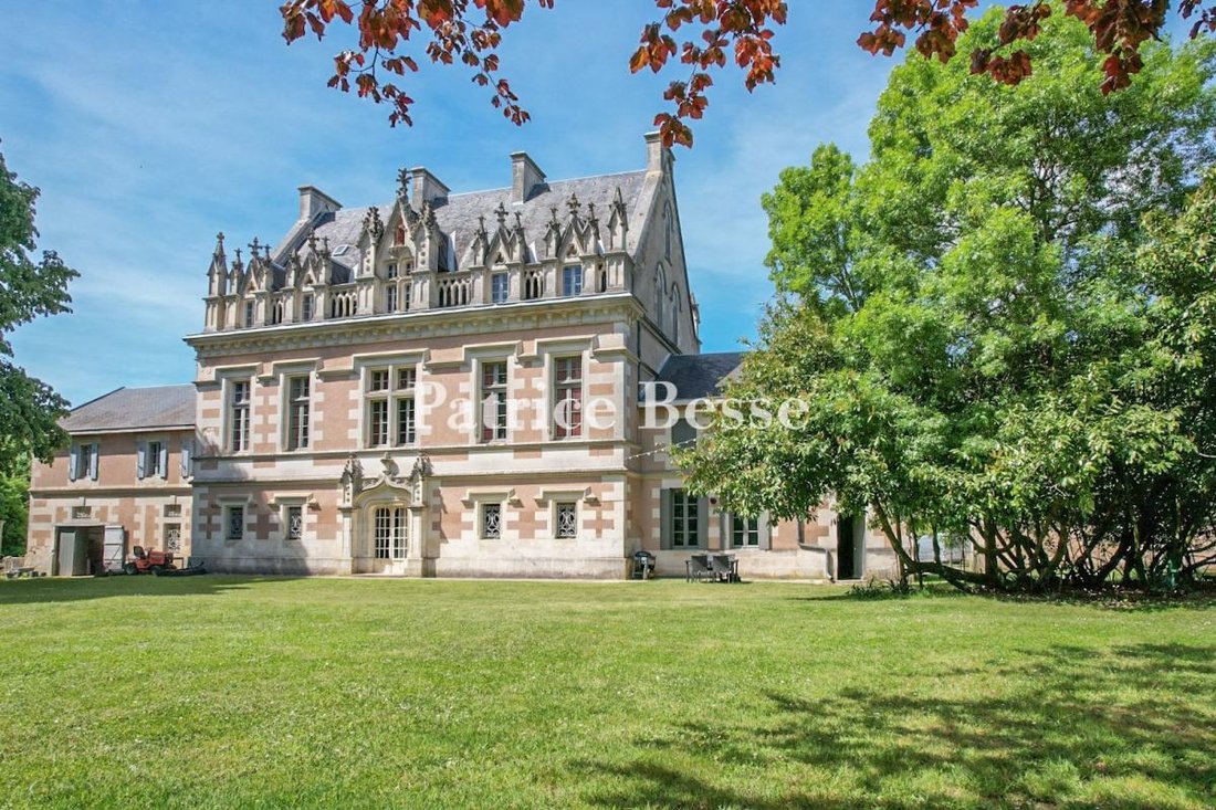 Castle in Ecurat, Nouvelle-Aquitaine, France 2 - 17962116
