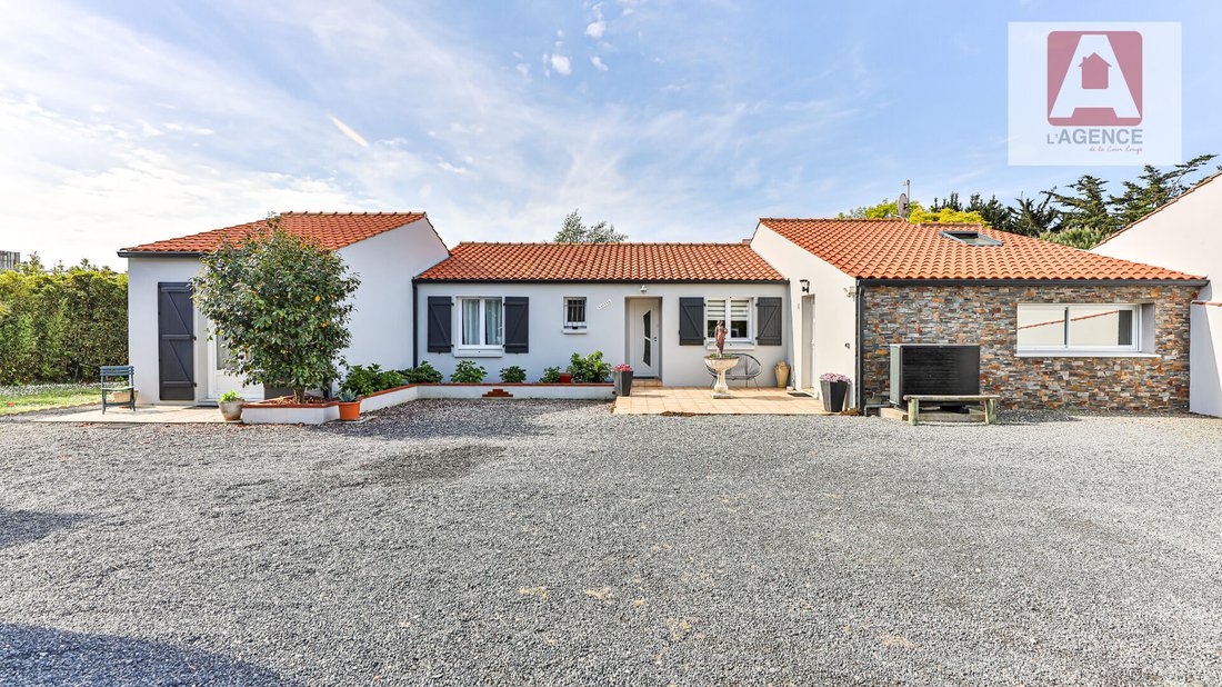 Villa in Saint Gilles Sud, Saint-Gilles-Croix-de-Vie, France 1 - 17959777