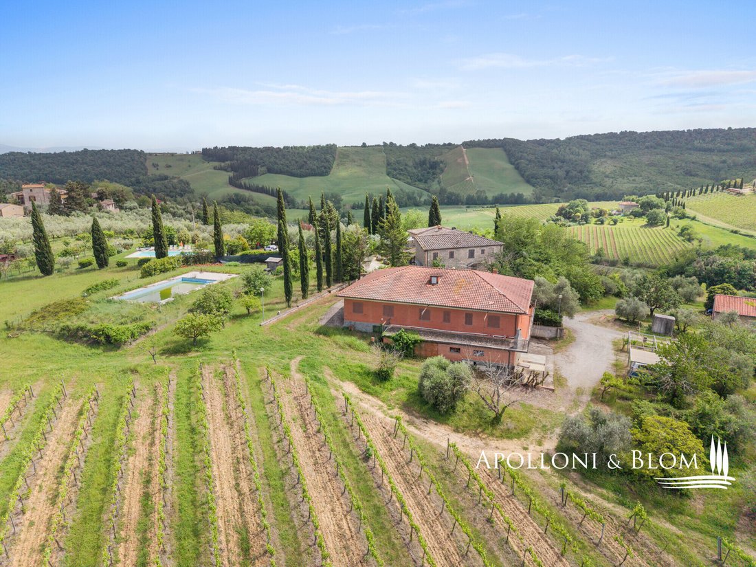 House in San Gimignano, Tuscany, Italy 5 - 17961624