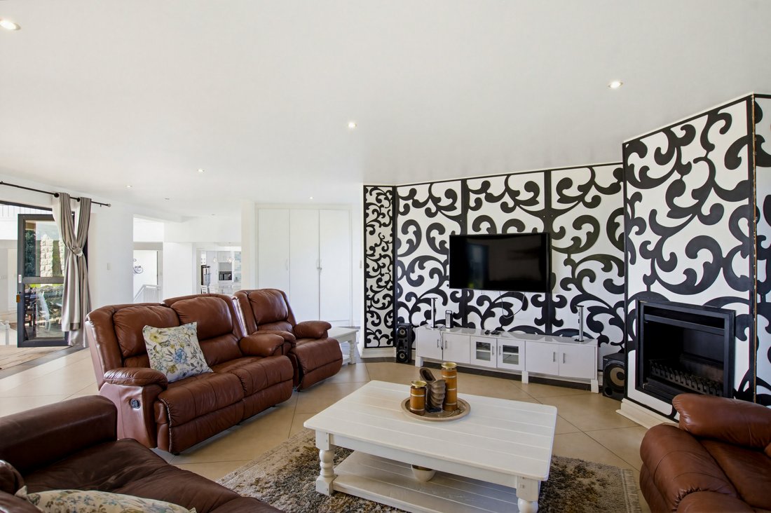 House in Zinkwazi Beach, KwaZulu-Natal, South Africa 5 - 17960014