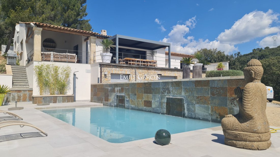 Villa in Oraison, Provence-Alpes-Côte d'Azur, France 1 - 17959758