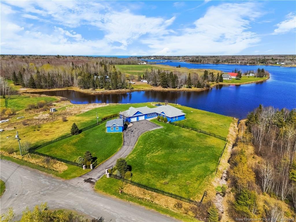 House in Beaubassin East, New Brunswick, Canada 1 - 17959834