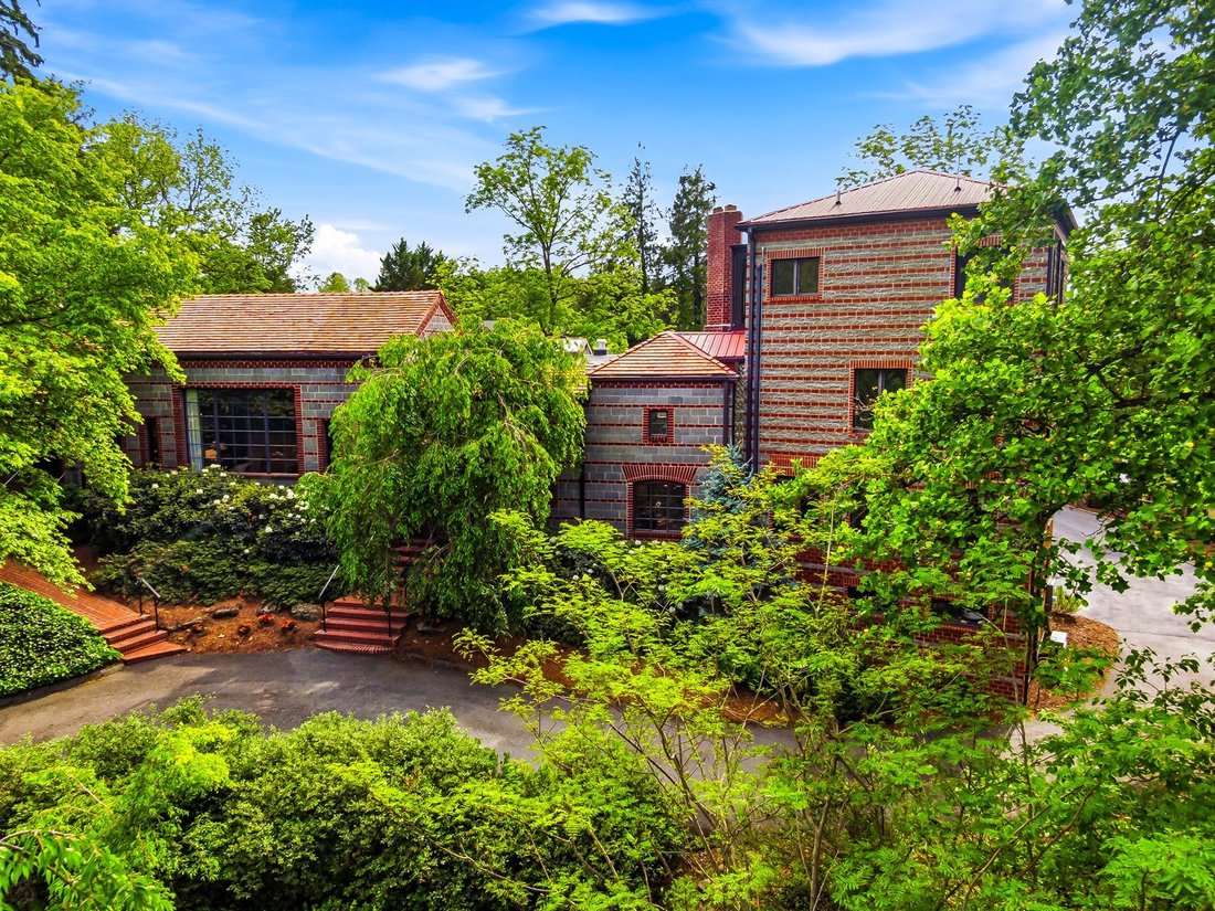 House in Asheville, North Carolina, United States 3 - 17963156