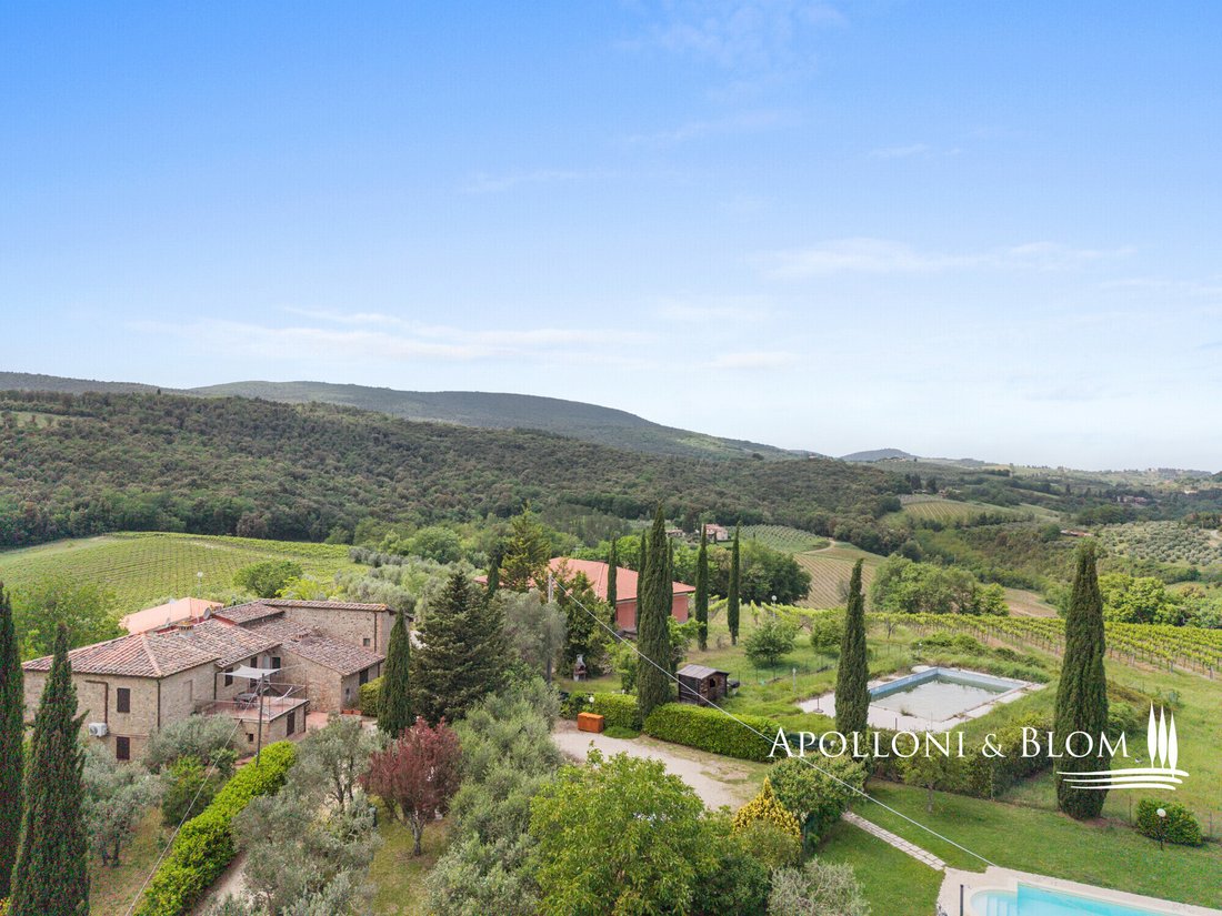 House in San Gimignano, Tuscany, Italy 2 - 17961624